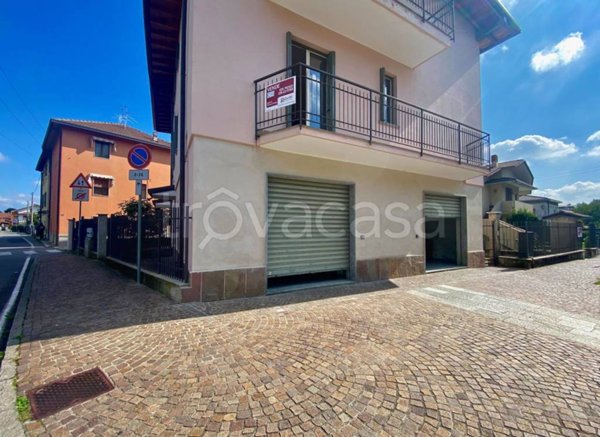 locale commerciale in vendita a Calusco d'Adda