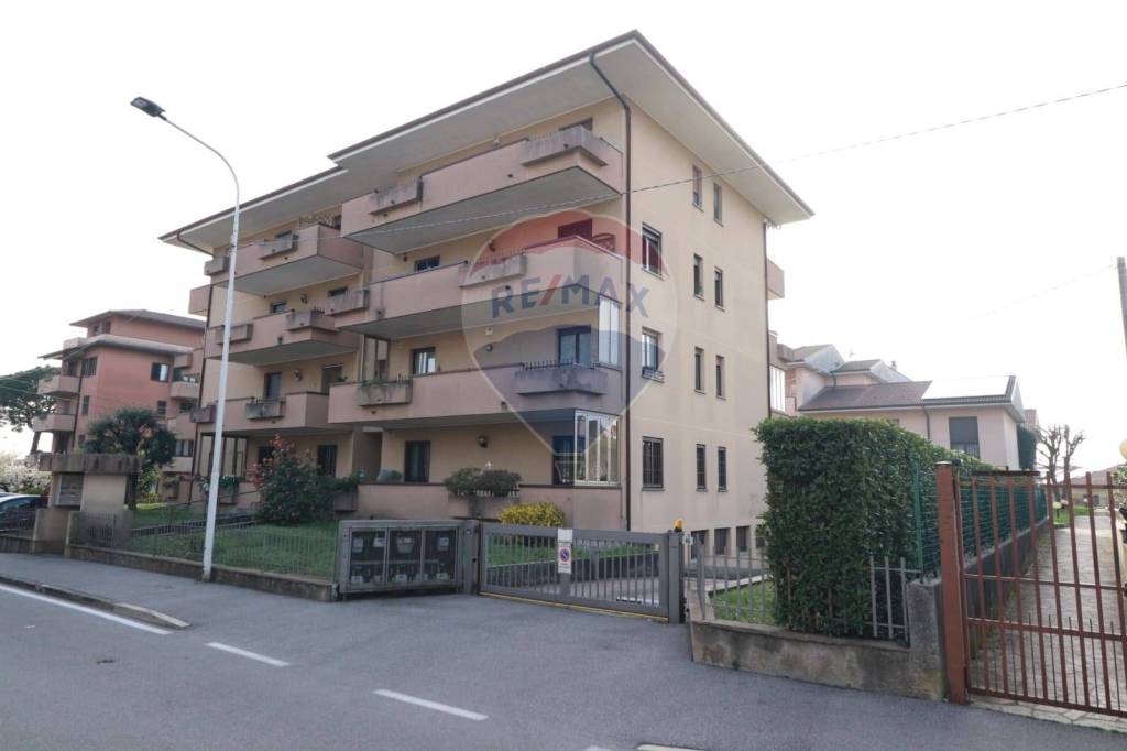 appartamento in vendita a Calusco d'Adda