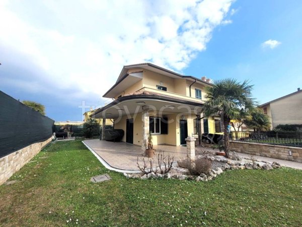 casa indipendente in vendita a Calusco d'Adda