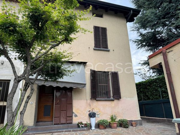 casa indipendente in vendita a Calusco d'Adda