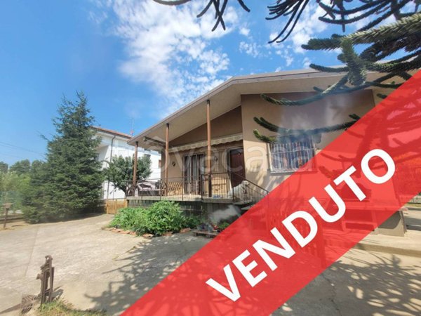 casa indipendente in vendita a Calusco d'Adda