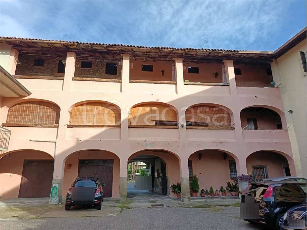 appartamento in vendita a Calusco d'Adda