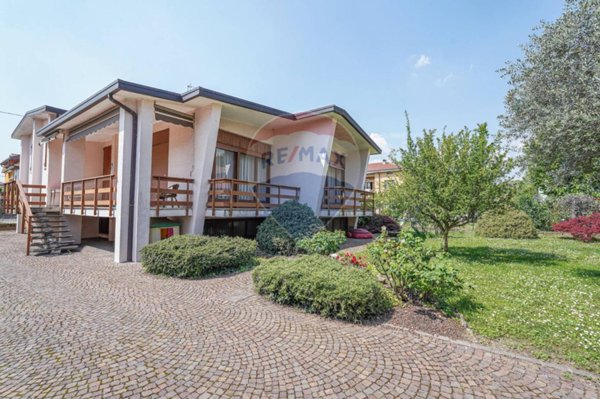 casa indipendente in vendita a Calusco d'Adda