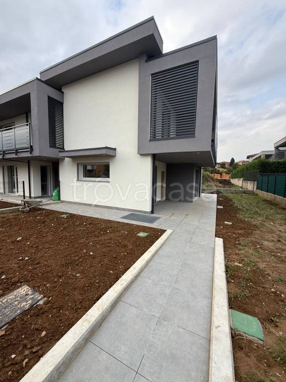 casa indipendente in vendita a Calusco d'Adda