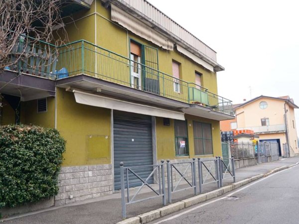 negozio in vendita a Calusco d'Adda