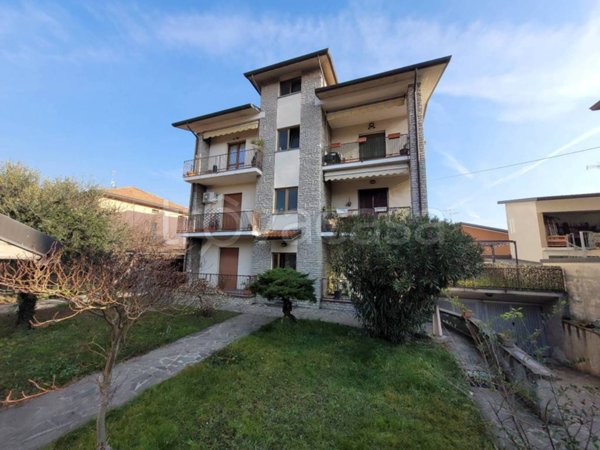 appartamento in vendita a Calusco d'Adda