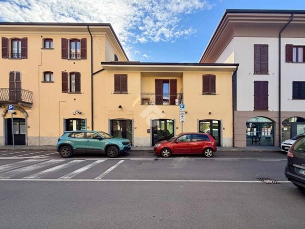 negozio in vendita a Calusco d'Adda
