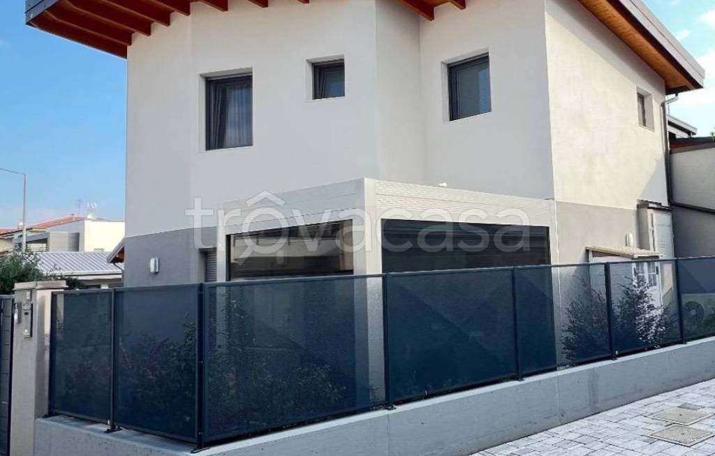 appartamento in vendita a Calusco d'Adda