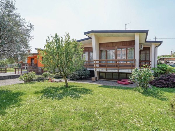 casa indipendente in vendita a Calusco d'Adda