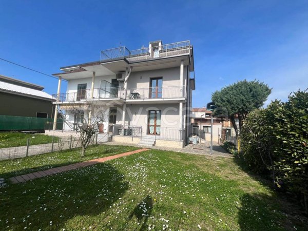 appartamento in vendita a Calusco d'Adda