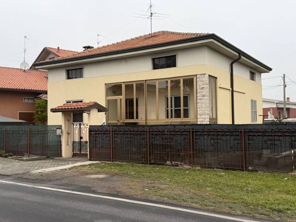 casa indipendente in vendita a Calusco d'Adda