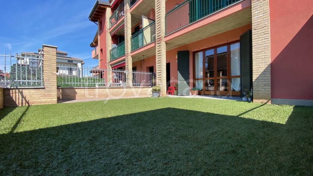 appartamento in vendita a Calusco d'Adda