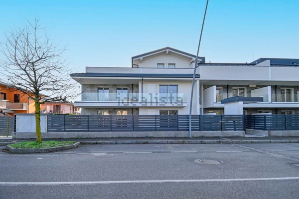 appartamento in vendita a Calusco d'Adda