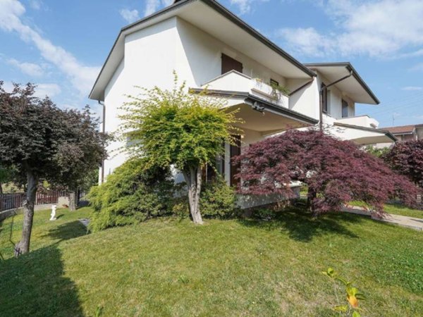 casa indipendente in vendita a Calusco d'Adda