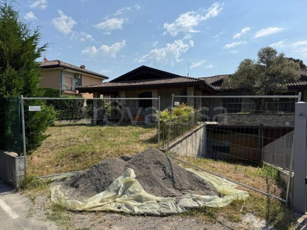 casa indipendente in vendita a Calusco d'Adda