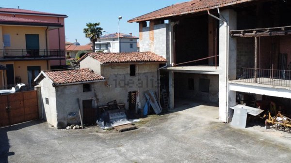 casa indipendente in vendita a Calusco d'Adda
