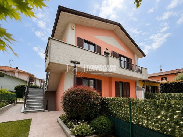 appartamento in vendita a Calusco d'Adda