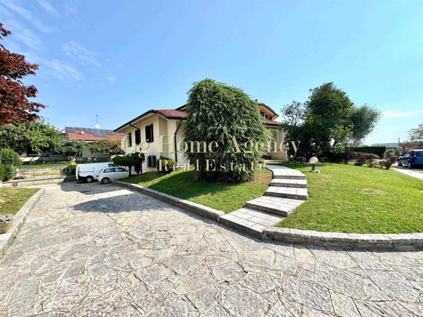casa indipendente in vendita a Calusco d'Adda