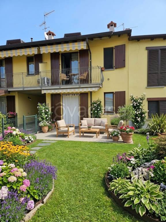 appartamento in vendita a Calusco d'Adda