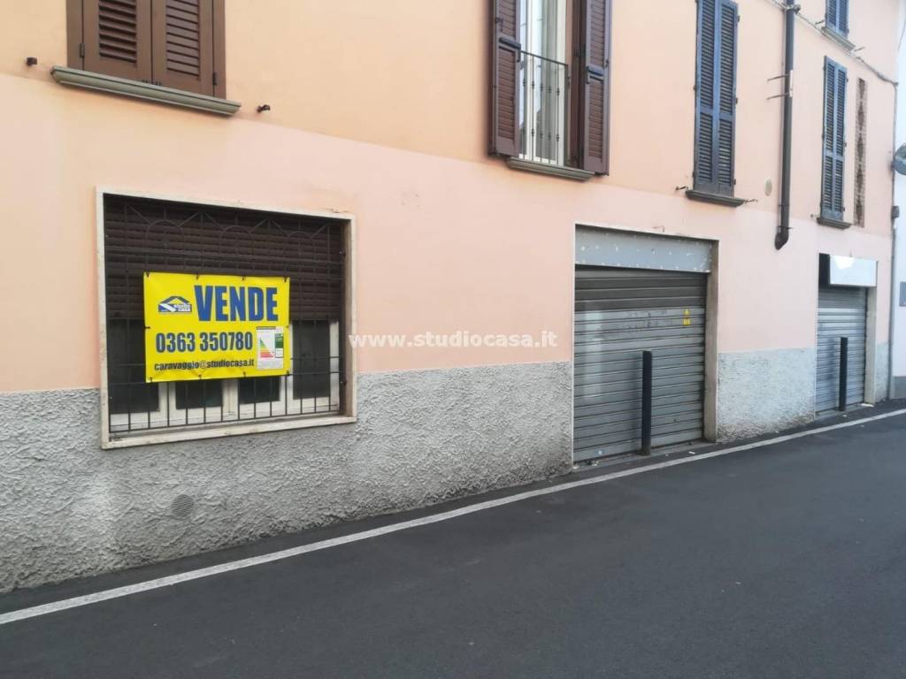 negozio in vendita a Calvenzano