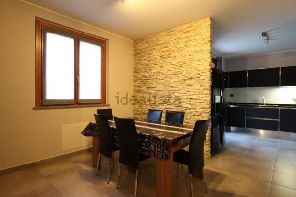casa indipendente in vendita a Calvenzano