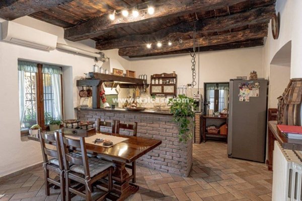 casa indipendente in vendita a Calvenzano