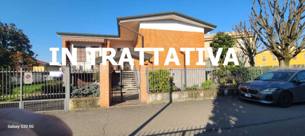 casa indipendente in vendita a Calvenzano
