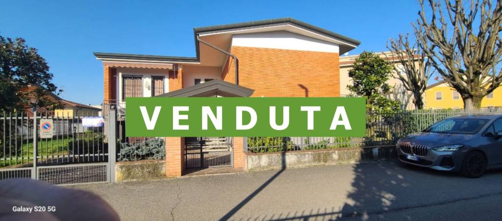 casa indipendente in vendita a Calvenzano