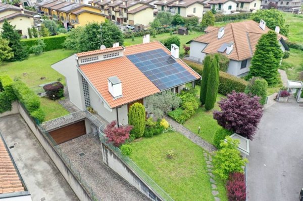 casa indipendente in vendita a Calvenzano