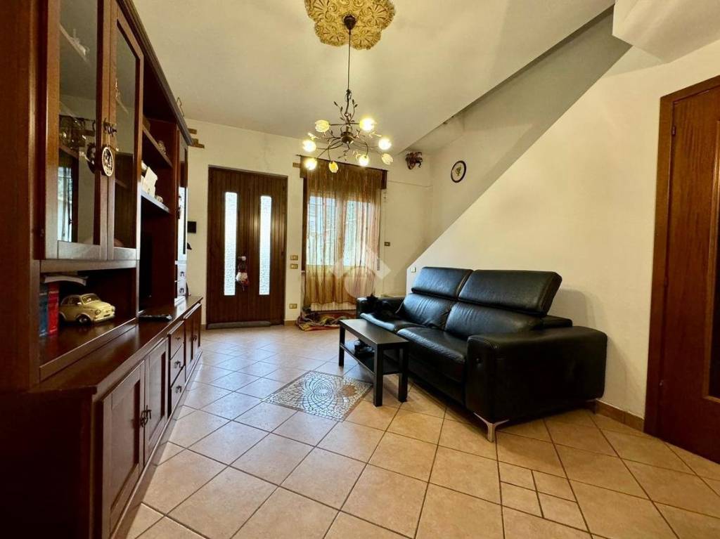 casa indipendente in vendita a Calvenzano