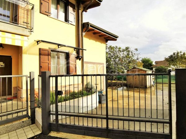 casa indipendente in vendita a Calvenzano
