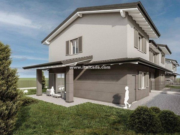 casa indipendente in vendita a Calvenzano