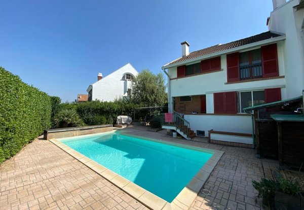 casa indipendente in vendita a Calvenzano