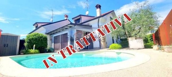 casa indipendente in vendita a Calvenzano