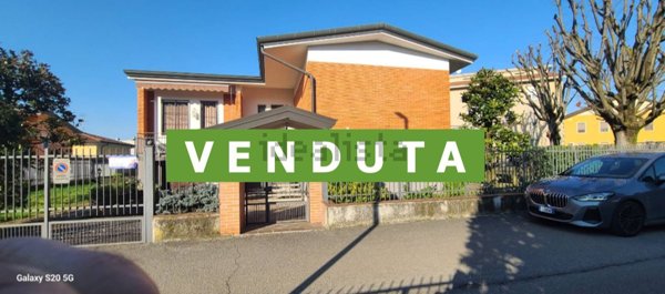 casa indipendente in vendita a Calvenzano
