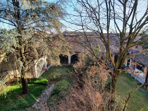 casa indipendente in vendita a Calvenzano