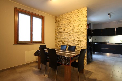 casa indipendente in vendita a Calvenzano