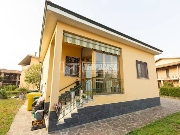 casa indipendente in vendita a Calvenzano