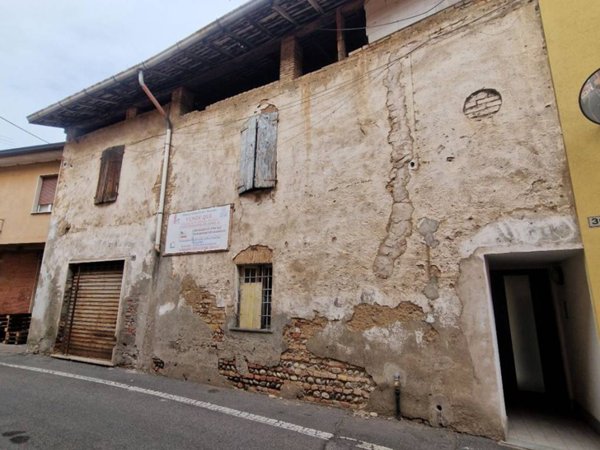 casa indipendente in vendita a Calvenzano