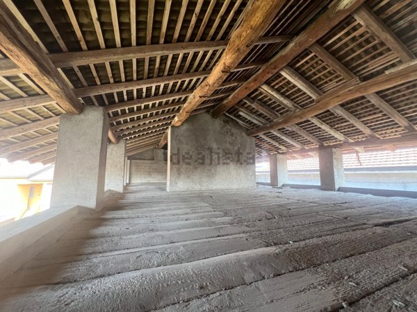 casa semindipendente in vendita a Calvenzano