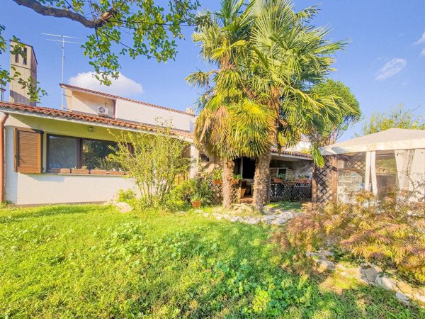 casa indipendente in vendita a Calvenzano