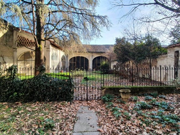 casa indipendente in vendita a Calvenzano