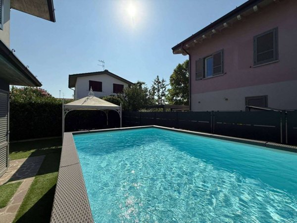 casa indipendente in vendita a Calvenzano