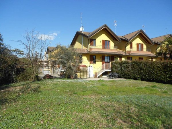 casa indipendente in vendita a Calvenzano