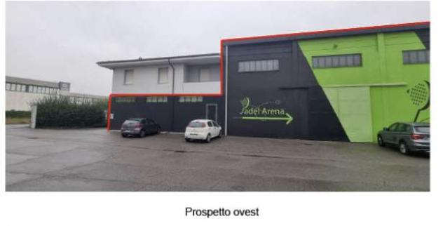 locale commerciale in vendita a Calvenzano