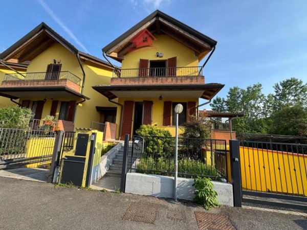 casa indipendente in vendita a Calvenzano