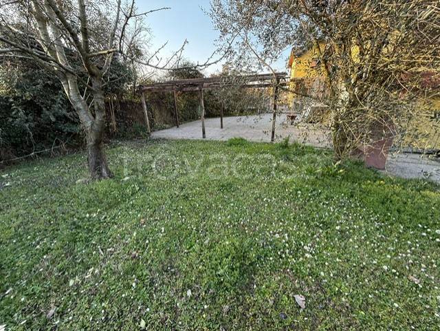 casa indipendente in vendita a Calvenzano