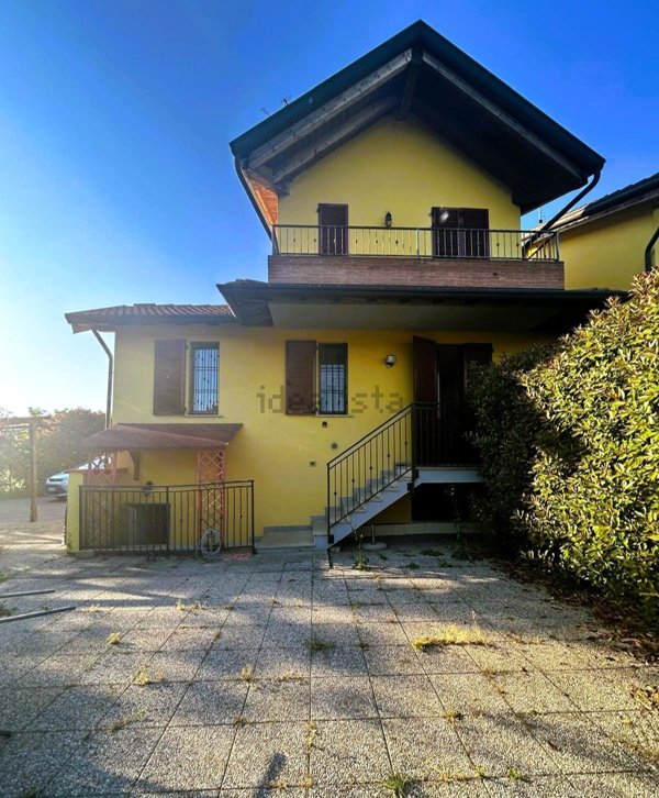 casa indipendente in vendita a Calvenzano