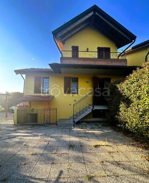 casa indipendente in vendita a Calvenzano