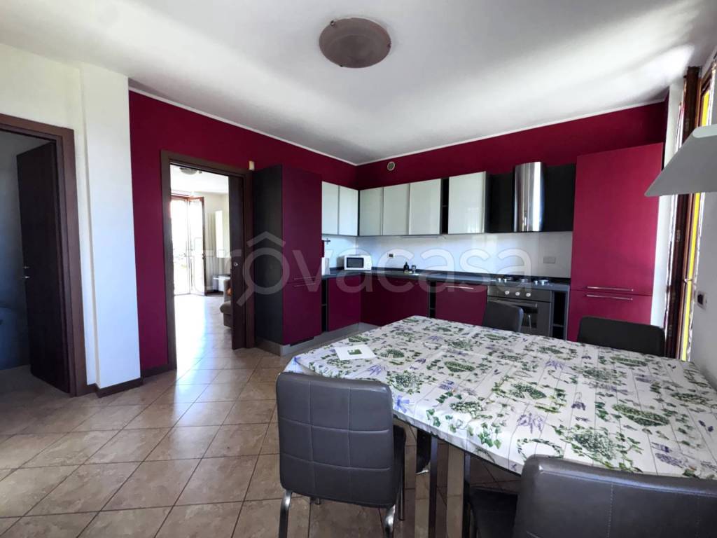 casa indipendente in vendita a Calvenzano